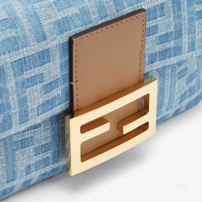 Fendi Icon 中號 Baguette 包