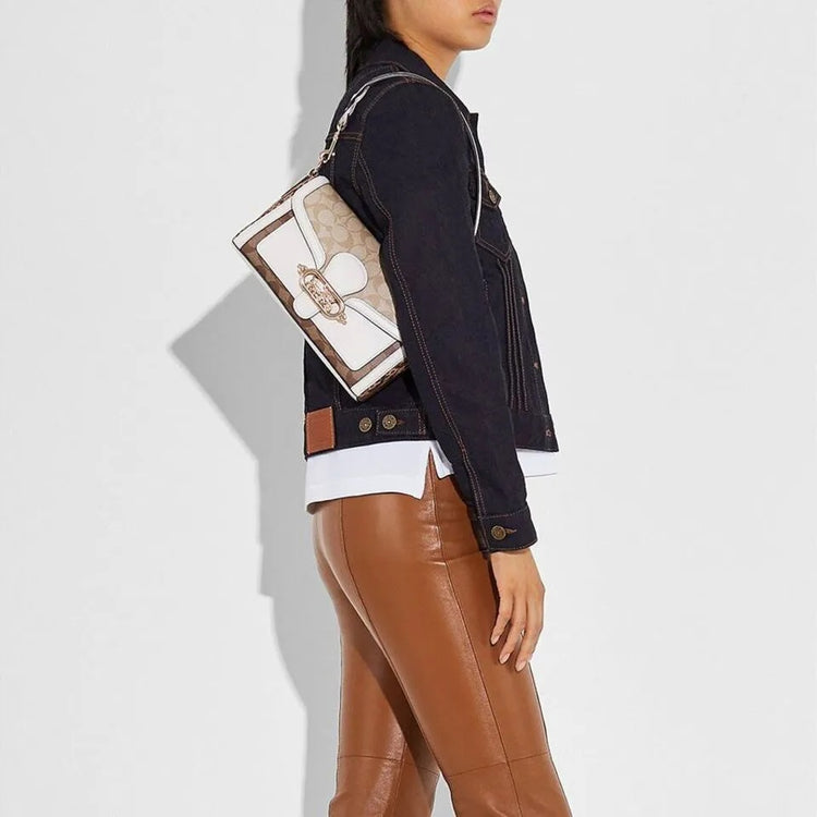 Coach Shoulder Bag In Blocked Signature Canvas