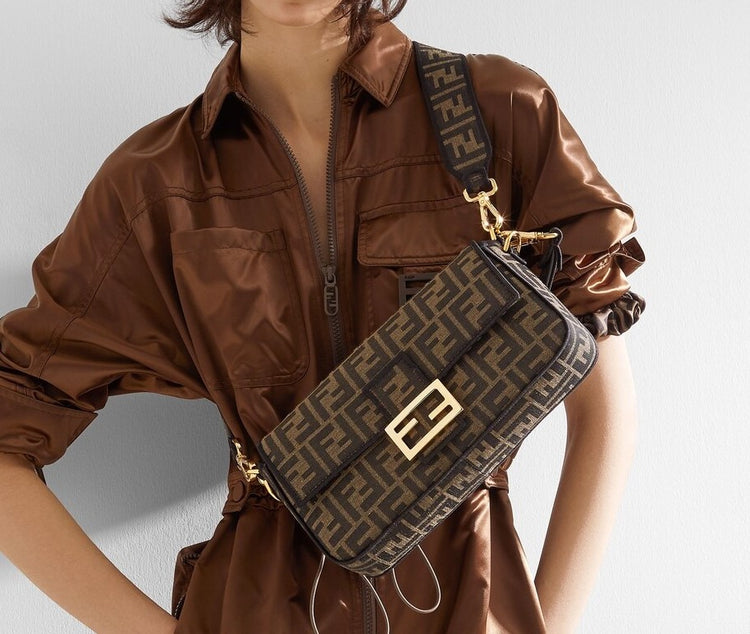 Fendi Icon 中號 Baguette 包