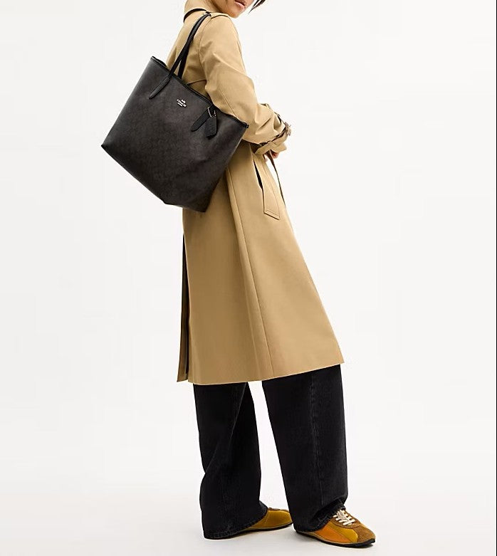 City Tote Bag In Signature Canvas
