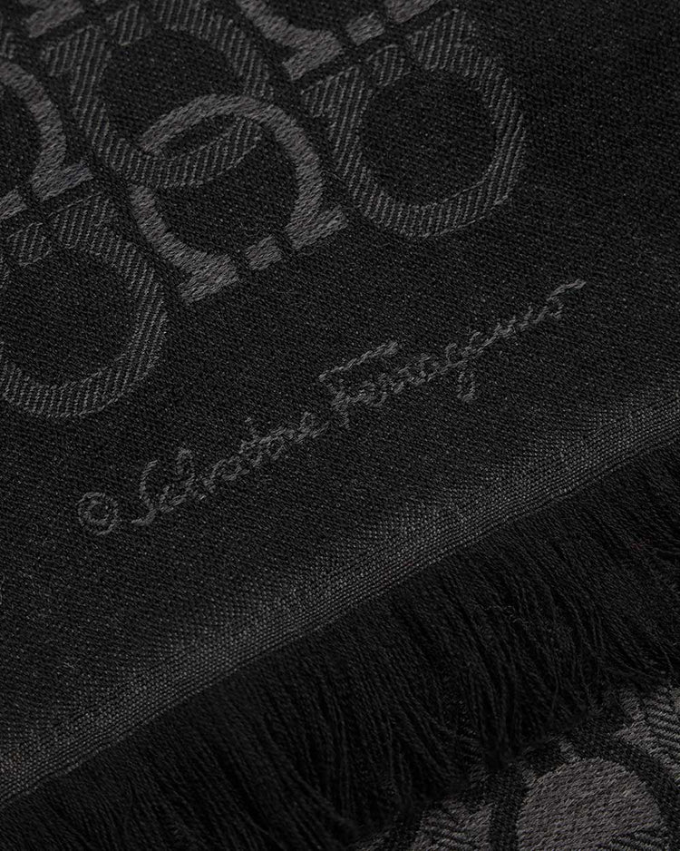 Logo Scarf