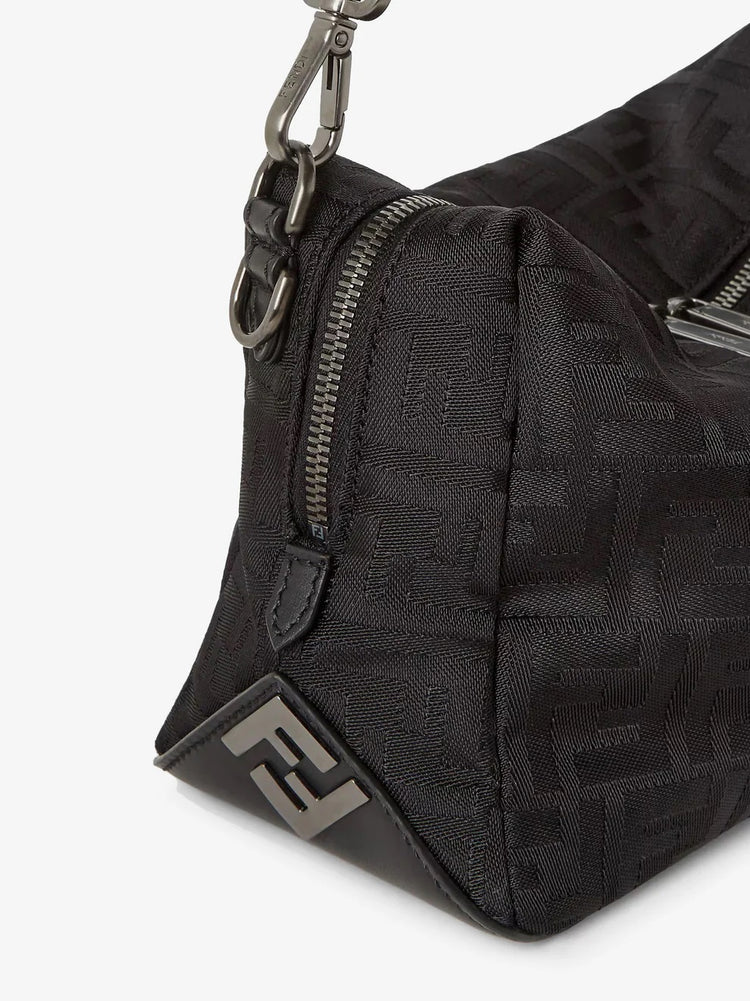 Fendi Icon 中號 Baguette 包