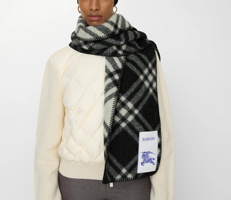 Burberry Check Wool scarf (811430 )