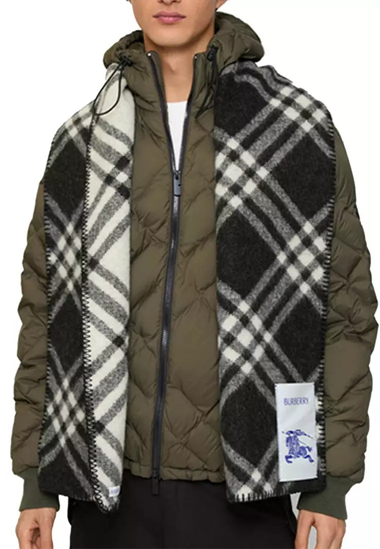 Burberry Check Wool scarf (811430 )