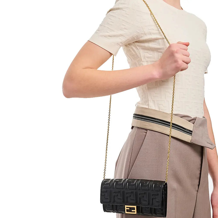 Fendi Icon 中號 Baguette 包