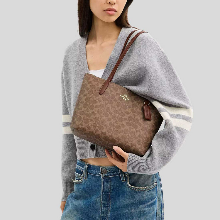 FIONA ZIP TOTE BAG IN SIGNATURE CANVAS CBT18