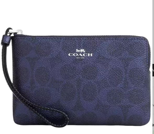Coach Corner Zip Wristlet in Signature Canvas（CCK71）