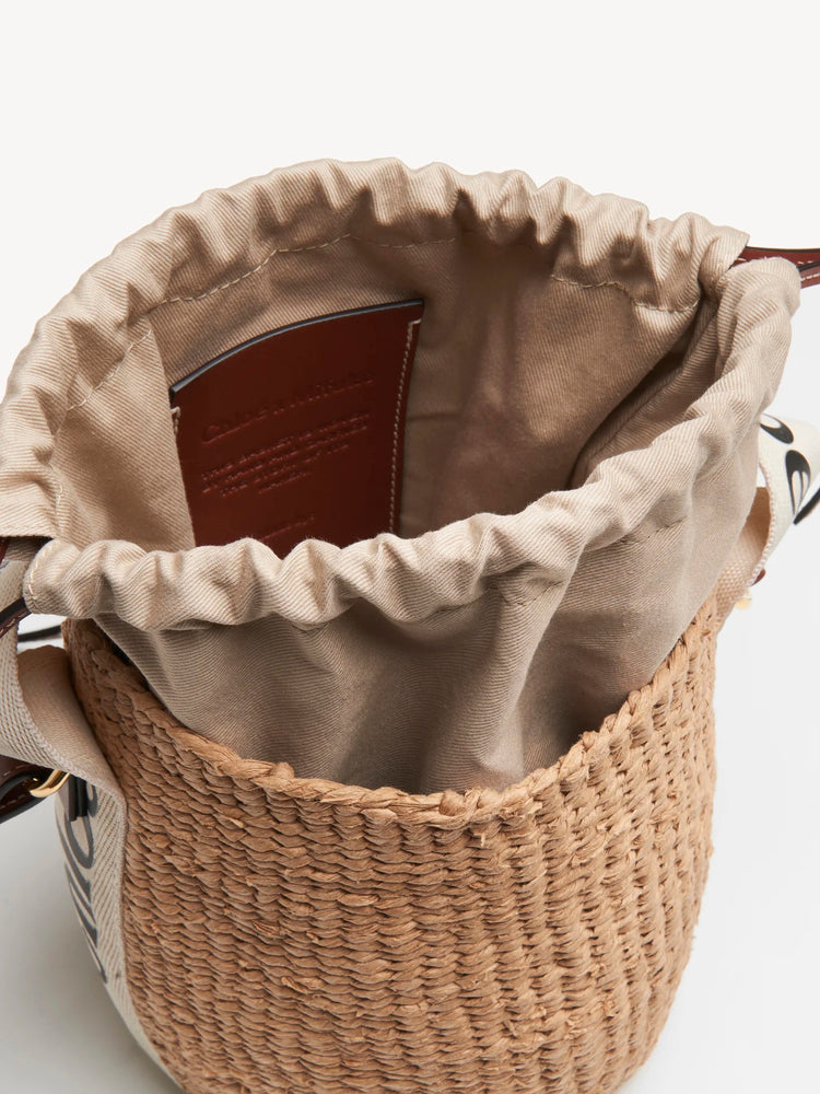 CHLOE SMALL WOODY BASKET IN NATURAL FIBERS