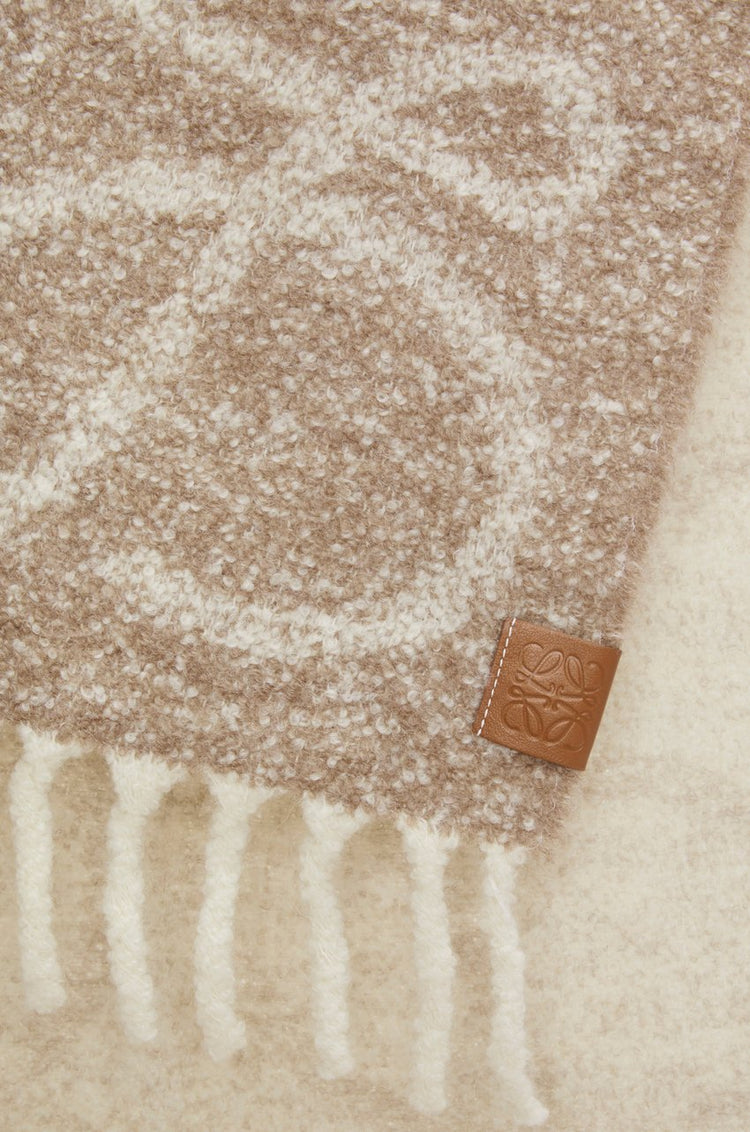 Anagram scarf in alpaca and wool
