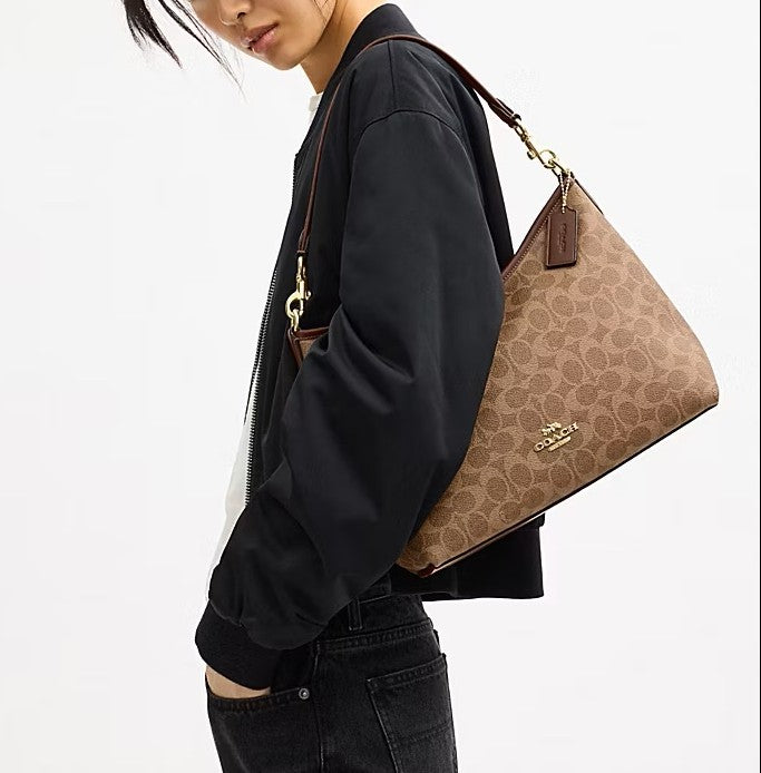 Laurel Shoulder Bag In Signature Canvas CV975